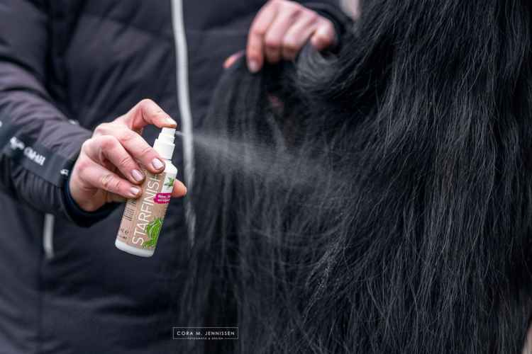 ODŻYWKA DO GRZYWY I OGONA NABŁYSZCZACZ PREMIUM KOŃ