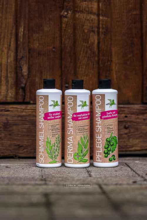 SZAMPON DLA KONI PIELĘGNUJE NADAJE PERŁOWY POŁYSK 500ML ZAWIERA PANTENOL