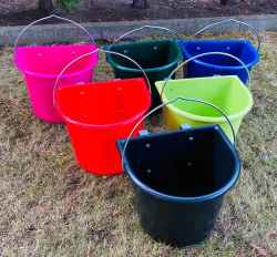 KARMIDŁO KORYTO ŻŁÓB DLA KONIA PAŁĄKIEM ZAWIESIEM