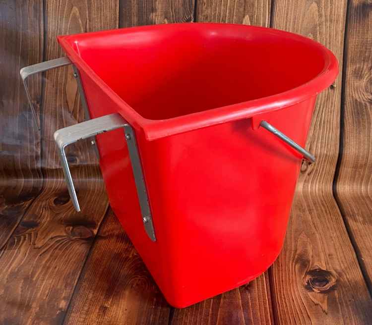 KARMIDŁO KORYTO ŻŁÓB DLA KONIA PAŁĄKIEM ZAWIESIEM