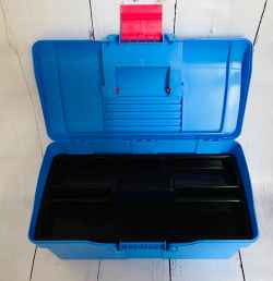 SKRZYNKA JEŹDZIECKA NA SZCZOTKI DLA KONIA KUCA