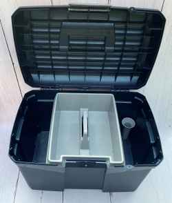 SKRZYNKA JEŹDZIECKA NA SZCZOTKI DLA KONIA GRANAT