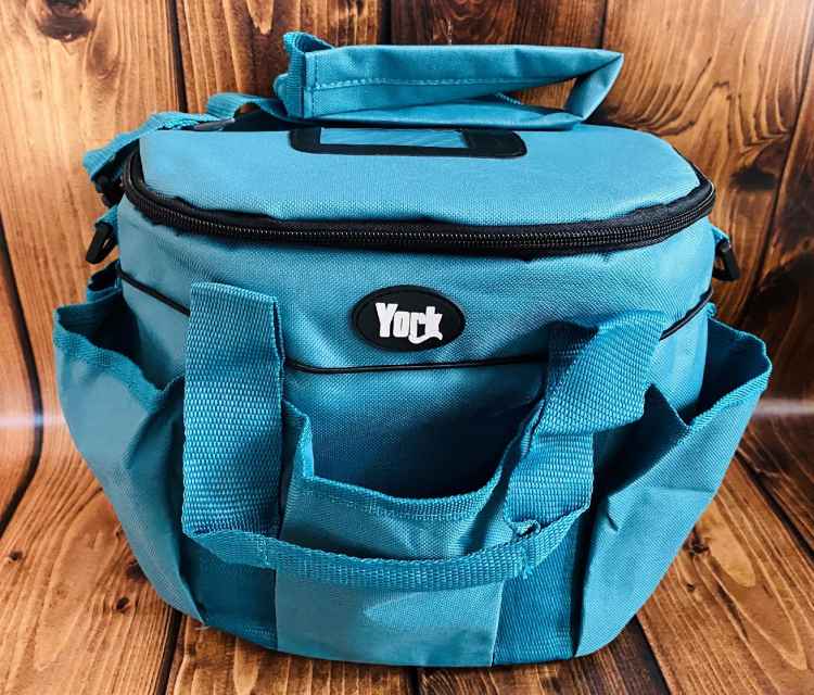 TORBA NA SZCZOTKI DLA KONIA SZCZOTKA CZERWONA