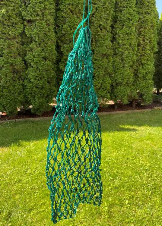 SIATKA NA SIANO DLA KONIA 5,5x5,5cm DO STAJNI 80CM RÓŻOWA