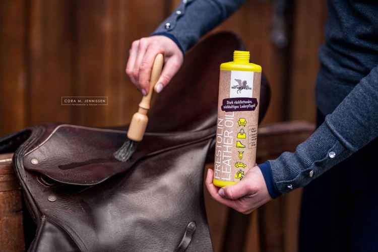 OLEJ DO IMPREGNACJI BARDZO SUCHYCH I STARYCH SKÓR MOCNO NATŁUSZCZAJĄCY