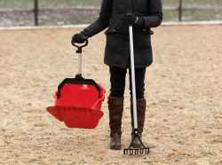 ZESTAW DO SPRZĄTANIA STAJNI OBORY BOKSÓW MISTBOY ZBIERACZ ODCHDÓW KONI