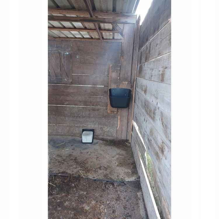 POIDŁO KARMIDŁO MOCNE KORYTO ŻŁÓB DLA KONI BYDŁA 15L