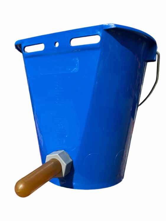 WIADRO DO POJENIA CIELĄT 8L ZAWÓR SMOCZEK LATEKSOWY WIADERKO PREMIUM SKALA