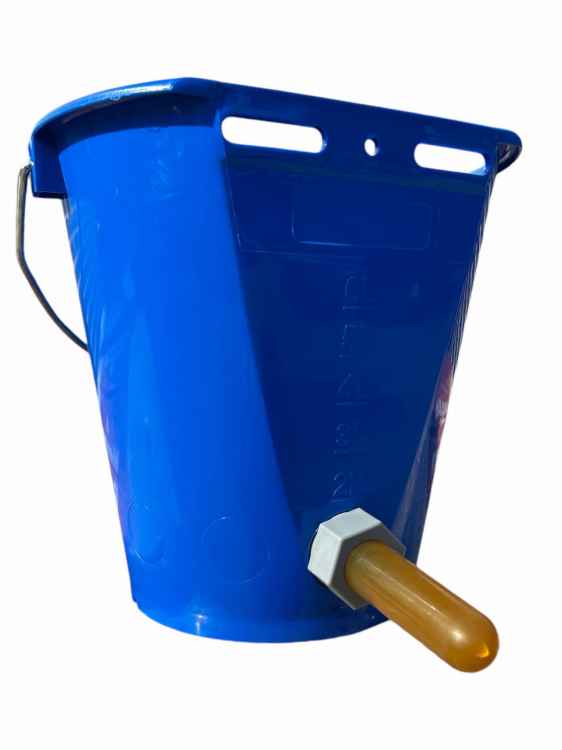 WIADRO DO POJENIA CIELĄT 8L ZAWÓR SMOCZEK LATEKSOWY WIADERKO PREMIUM SKALA