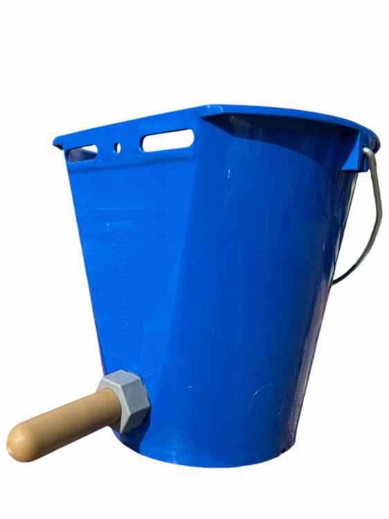 WIADRO DO POJENIA CIELĄT 8L ZAWÓR SMOCZEK KAUCZUKOWY WIADERKO PREMIUM SKALA