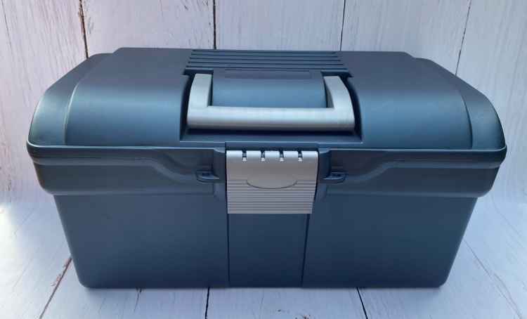 SKRZYNKA JEŹDZIECKA NA SZCZOTKI DLA KONIA MAŁA KUC