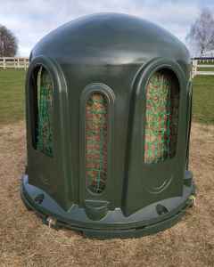 PAŚNIK DLA KONI ALPAK Z SIATKĄ 10-CIO STANOWISKOWY TYPU DZWON ZIELONY