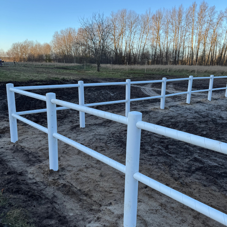 Ogrodzenie placu do jazdy dla koni — kopia.png