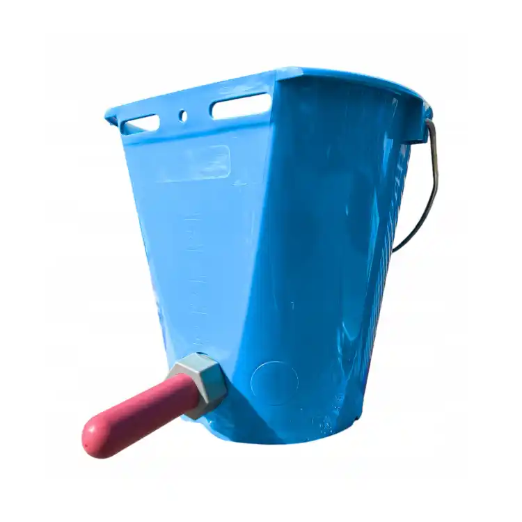 Wiadro do pojenia 8L ze skalą i smoczkiem